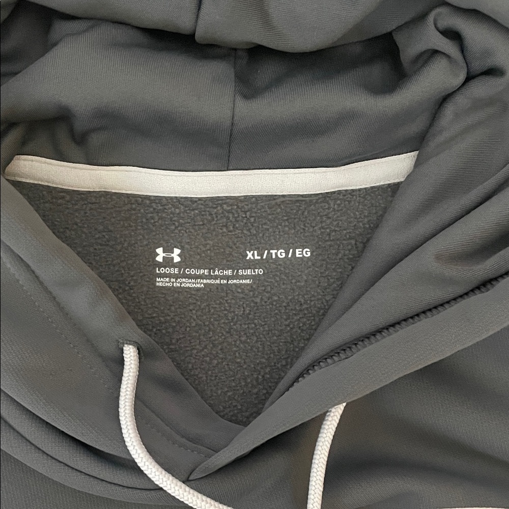 Under Armour Dark Gray Hoodie and Light Gray T-Shirt - Picture 5 of 5